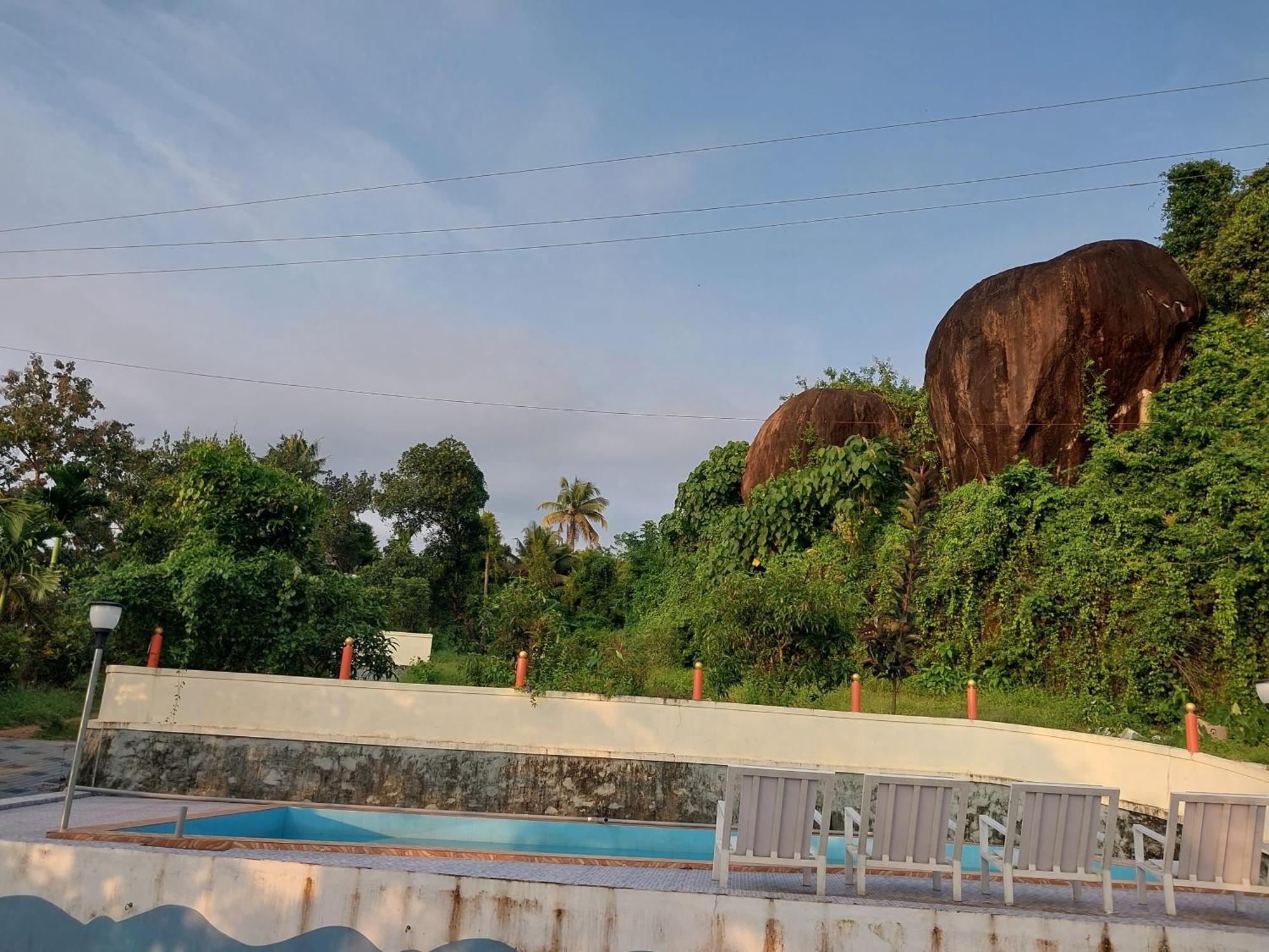 Stayberries River Rock Villa Athirapilly Kizhake Chālakudi Exteriér fotografie